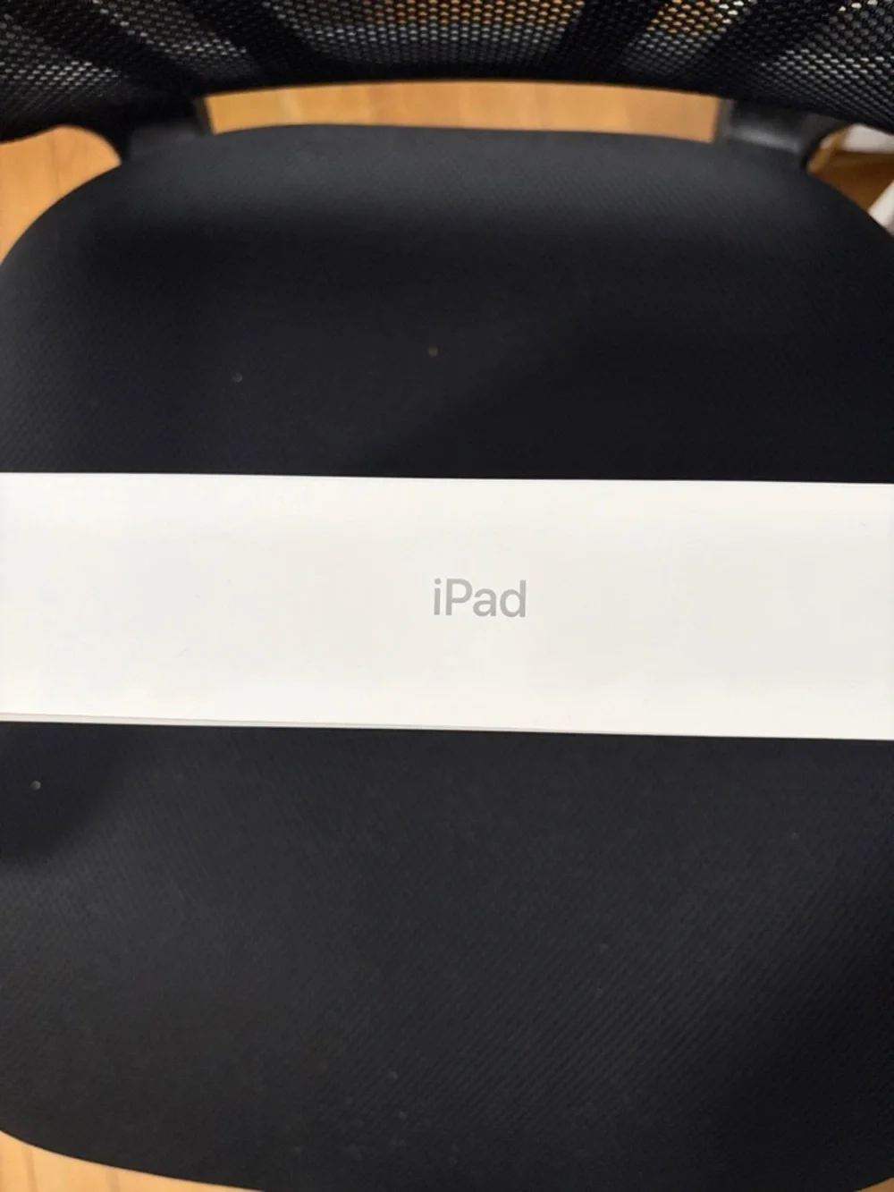 Apple iPad Box - Picture 2 of 3